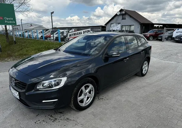 samochody osobowe Volvo V60 cena 39999 przebieg: 235000, rok produkcji 2015 z Pajęczno